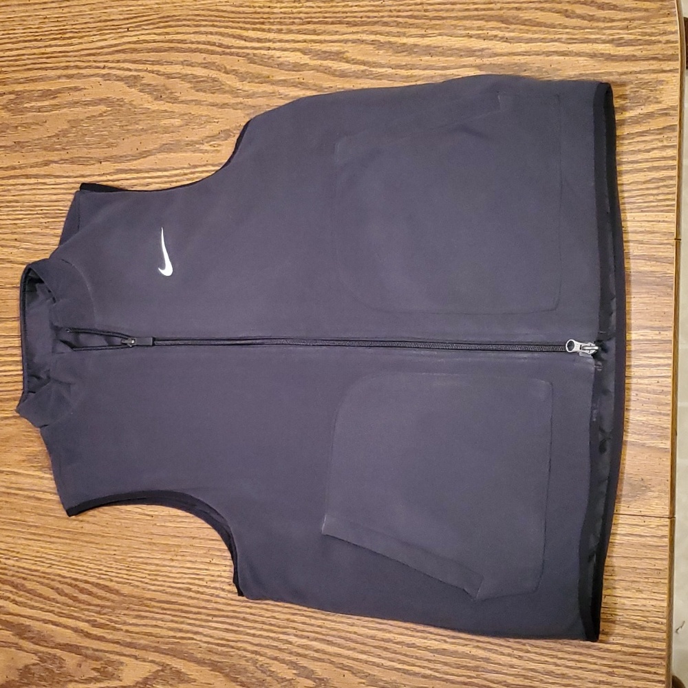 Woman's Nike Size Medium Reversible Vest